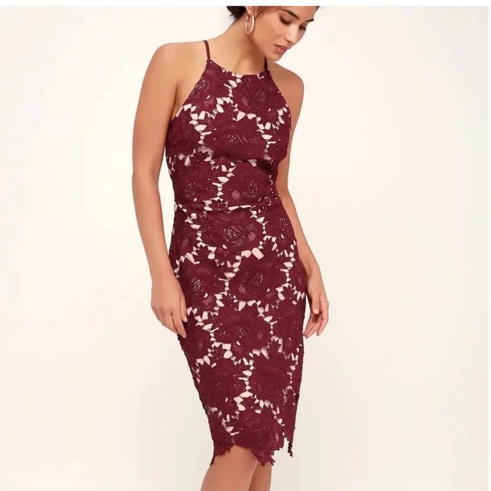 Beautiful burgundy lulus dress